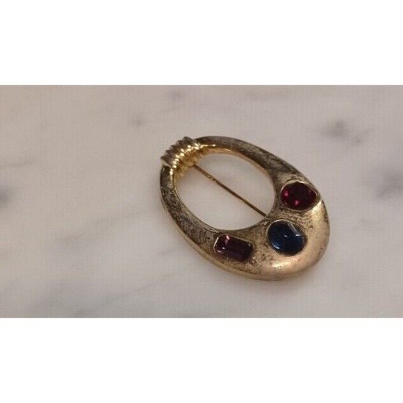 Vintage Simple Pin Brooch Gold Tone and 3 Rhinestones - Picture 2 of 3